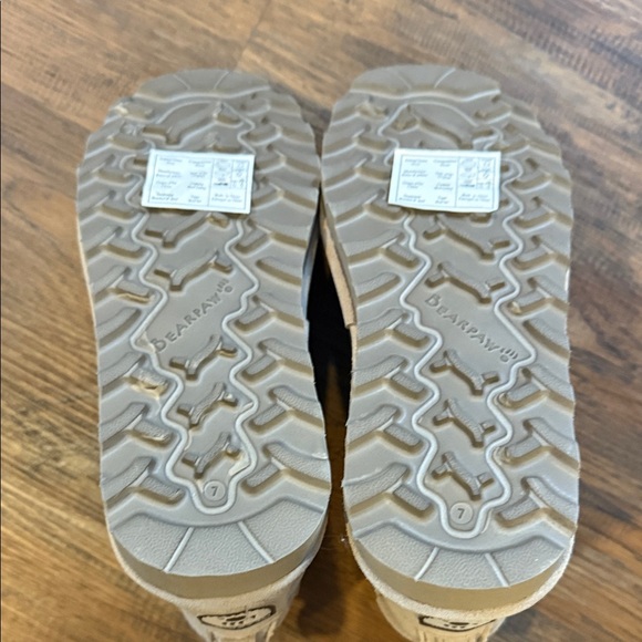 Cozy Bear Paw Shearling Ankle Boots - Picture 5 of 5